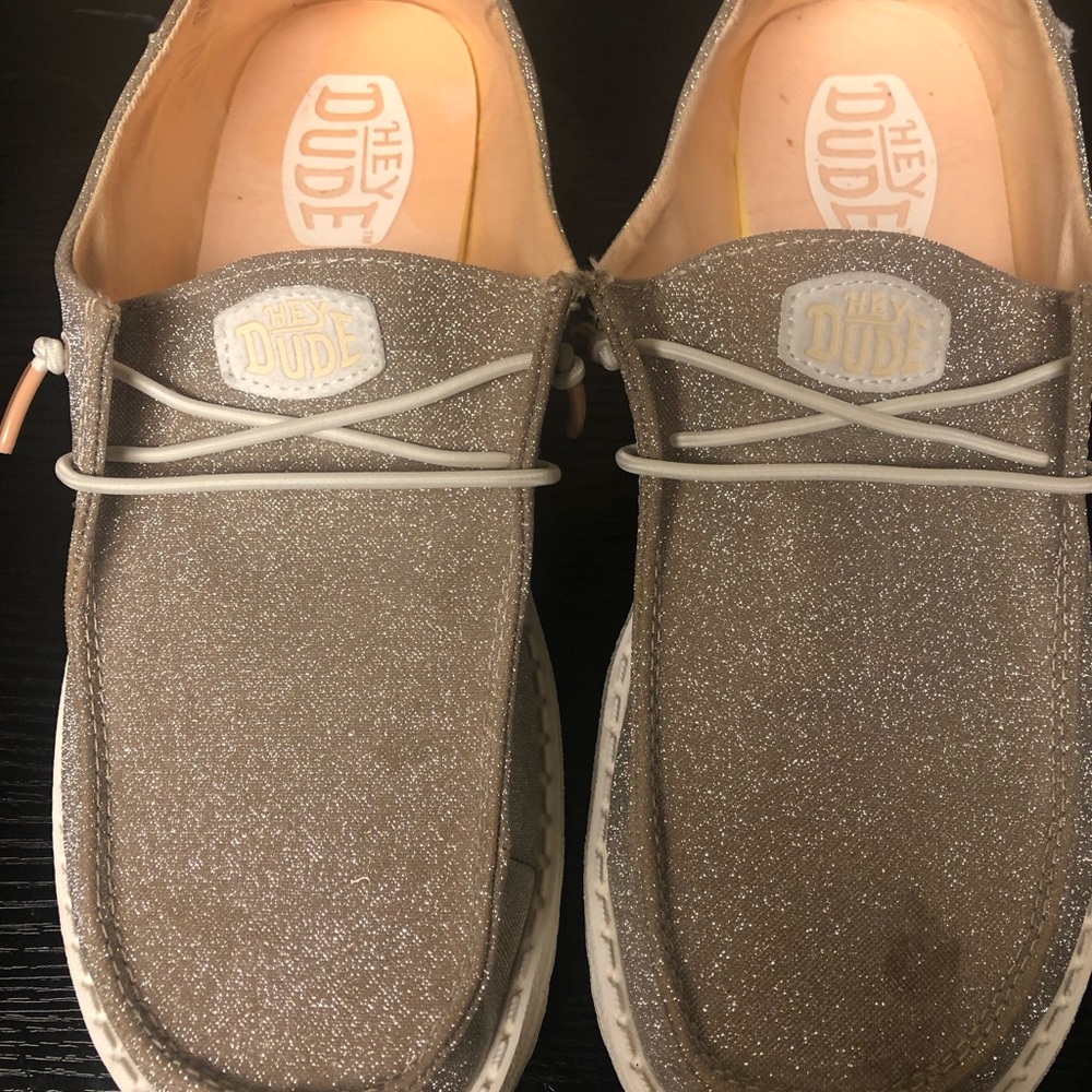 Hey Dude  Women’s Size 9 Rose Gold Glitter Loafers - Tan